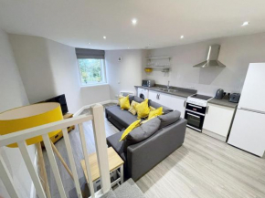 Beautiful 1 Bedroom & Warm flat, Newly Decorated Sleeps 5 Paisley Paisley